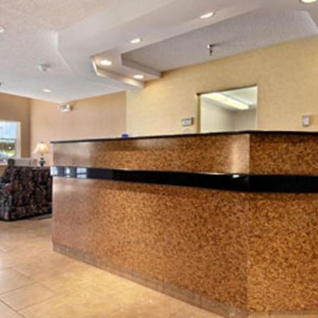 Microtel Inn & Suites By Wyndham Rochester North Mayo Clinic Экстерьер фото